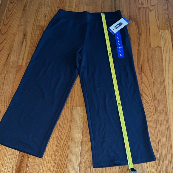 SENTIMENTAL NEW YORK Capri pants - Picture 7 of 8